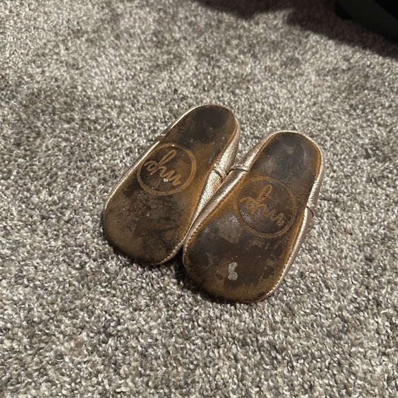 Mon Petit | T Strap | Gold | Size 4 - Picture 3 of 3